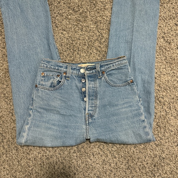 Levis Ribcage High Rise Jeans - Picture 2 of 7